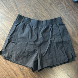 Lululemon Stretch Woven Relaxed-Fit High-Rise Short 4” - Black (Size Large)